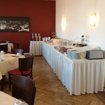 Jung Hotel